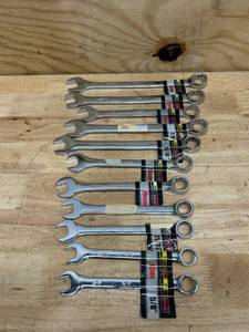 lot 137 image: KT Industries Wrenches (lot of 11)