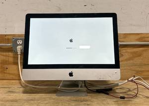 Apple iMac 21.5" desktop computer (needs operating system)