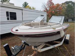lot 2 image: 1985 Larson Boat 15.5 FT