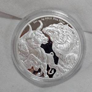 lot 81 image: 2021 $5 Canadian BullBear Round, 1oz