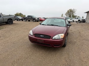lot 8 image: 2006 Ford Taurus