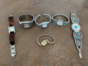 lot 8 image: Assorted Jewelry
