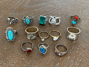lot 13 image: Assorted Jewelry