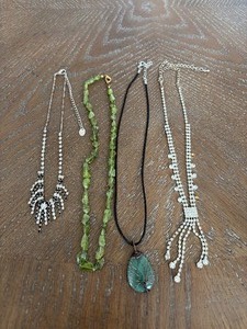 lot 24 image: Assorted Jewelry