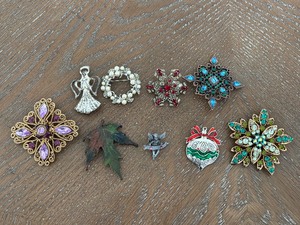 lot 26 image: Assorted Jewelry
