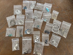 lot 29 image: Assorted Jewelry