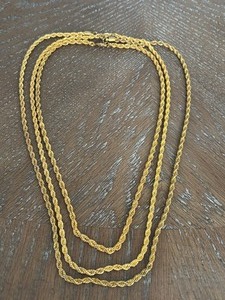 lot 33 image: Assorted Jewelry