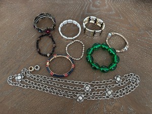 lot 48 image: Assorted Jewelry