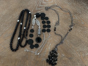 lot 50 image: Assorted Jewelry