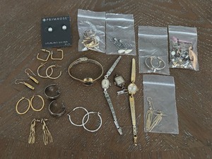 lot 59 image: Assorted Jewelry
