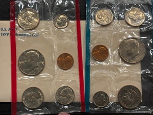 lot 30 image: 1979 P & D Mint Set