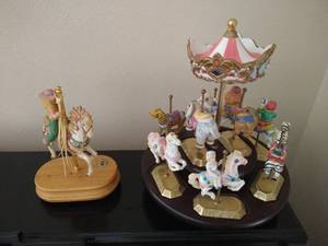 lot 1 image: Westminster Horse Carousel & Breckenridge Musical Carousel Horse