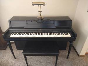 lot 2 image: Beautiful Wurlitzer Upright Piano