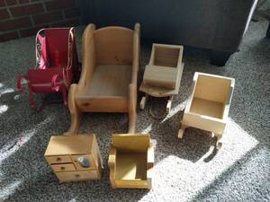 lot 10 image: Wood & Metal Toy Sleigh Lot