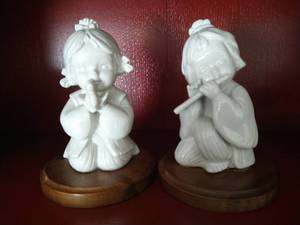 lot 25 image: (2) Porcelain Figurines