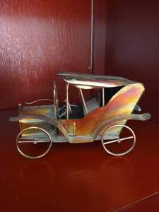 lot 26 image: Metal Car Music Box