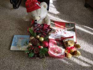 lot 36 image: Christmas Decor Lot