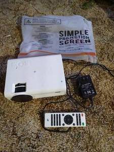 lot 65 image: GPX Mini Projector