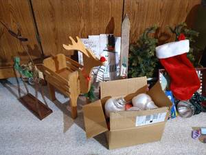 lot 91 image: Christmas Lot