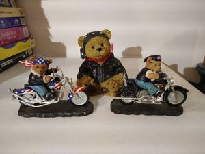 lot 105 image: Biker Bear Lot - Figurines & Bank
