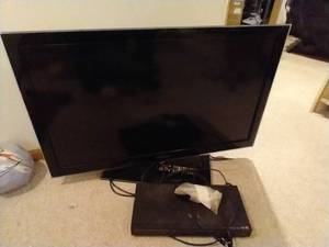 lot 107 image: Samsung 40 TV  DVD Player