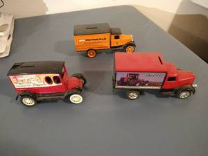 lot 112 image: (3) Ertl Die-Cast Truck Banks