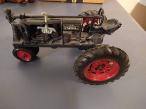 lot 118 image: Farm-All F-20 Die-Cast Tractor