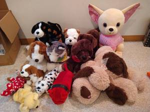 lot 119 image: Plush Dogs Lot