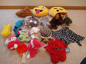 lot 121 image: Plush Lot - Emojis & Animals