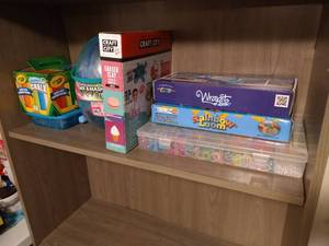 lot 128 image: Crafting Toy Lot