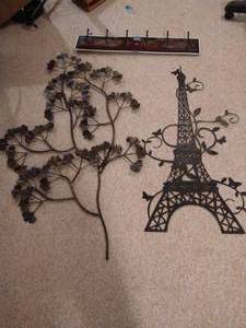 lot 137 image: Decorative Wall Hangings