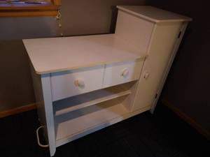 lot 189 image: White Shelf With Drawers