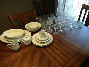 lot 198 image: HUGE Dish & Glass Set - Sango Dishes & Misc. Glasses