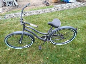 lot 222 image: Huffy Cranbrook Ladies 26 Cruiser Bike