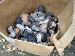 lot 235 image: Box of Dock Rollers