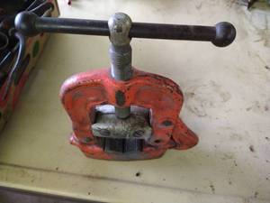 lot 267 image: Ridgid Pipe Vise