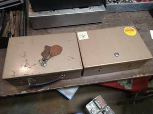 lot 289 image: (2) Heavy Duty Lock Boxes With Keys