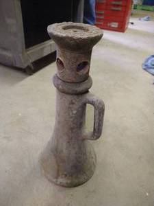 lot 292 image: Antique I.I. & B Co Railroad Screw Jack