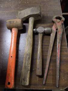 lot 306 image: Lot of Hammers & Other Tools
