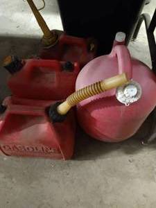 lot 322 image: (4) Gas Cans
