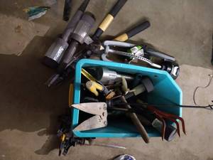 lot 328 image: Bucket of Garden Tools - Clippers, Sprinklers, Etc