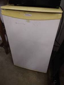 lot 351 image: Small Danby Fridge