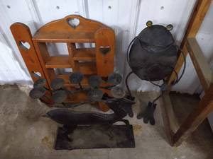 lot 353 image: Two Metal Decor Pieces & Wood Shelf