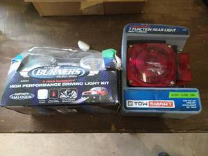 lot 390 image: Vehicle Lights