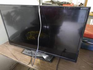 lot 398 image: LG 32 TV