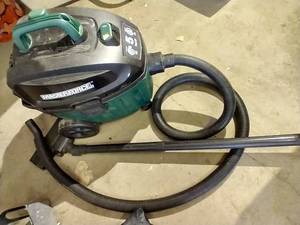 lot 412 image: Masterforce WetDry Vacuum