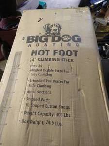 lot 413 image: Big Dox 24 Hunting Tree Ladder