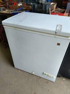 lot 420 image: GE 5 cu. ft. Chest Freezer