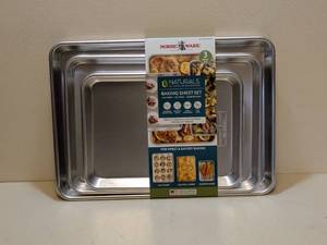 lot 14 image: NORDIC WARE BAKING SHEET SET 3PC.