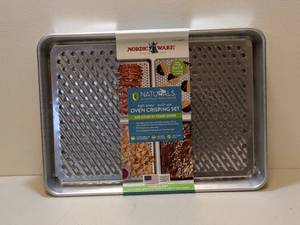 lot 15 image: NORDIC WARE OVEN CRISPING SET